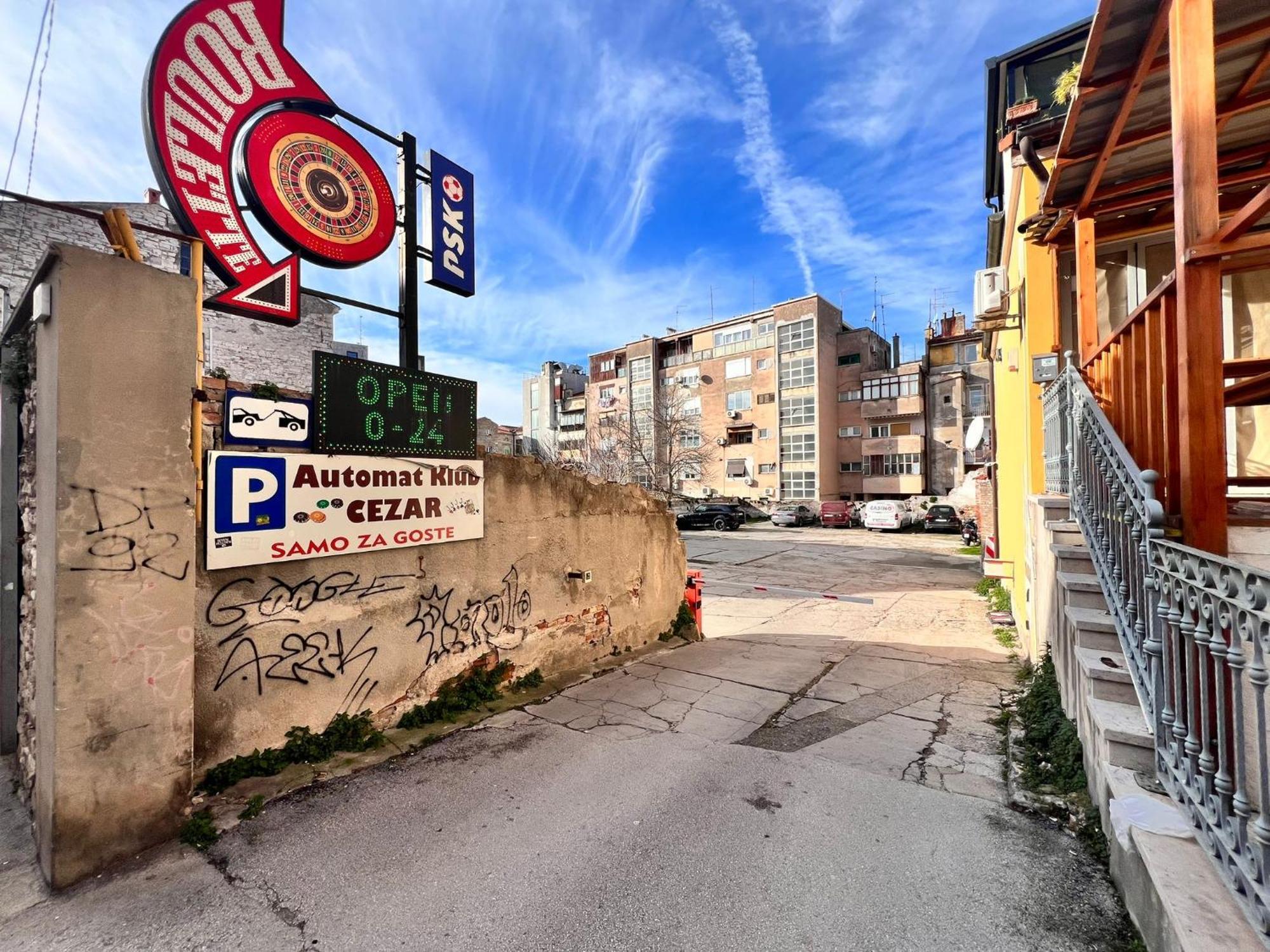 Arta Apartments City Center - With Private Parking Pola Esterno foto
