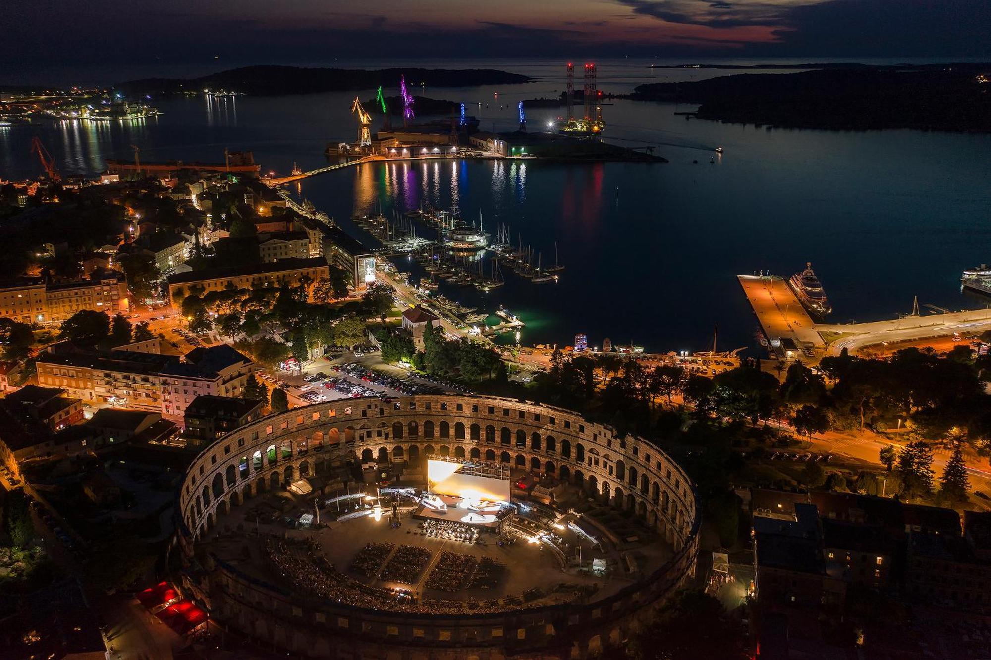 Arta Apartments City Center - With Private Parking Pola Esterno foto