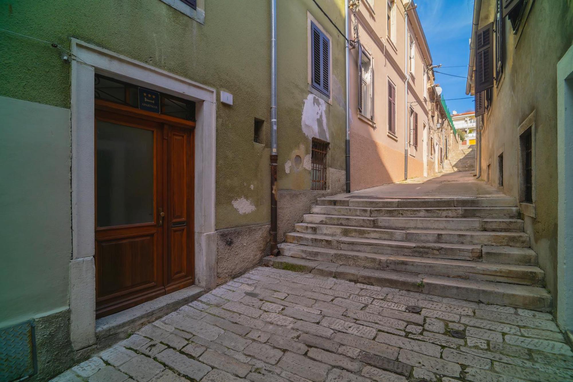 Arta Apartments City Center - With Private Parking Pola Camera foto